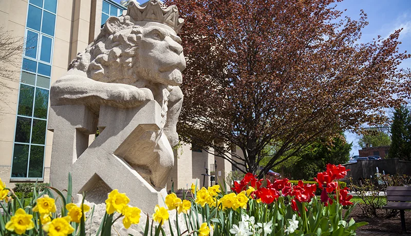 statue of leo the lion mascot