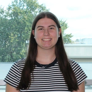 Lindsay Arezina portrait photo