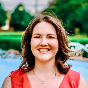 portrait photo of Lindsay in professional attire
