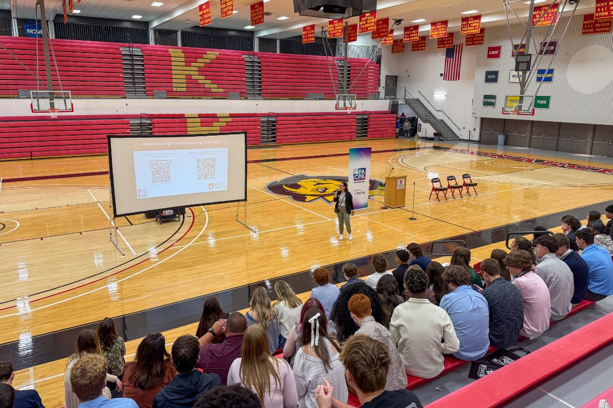 Students listening to presentation for Admissions on Accounting Day