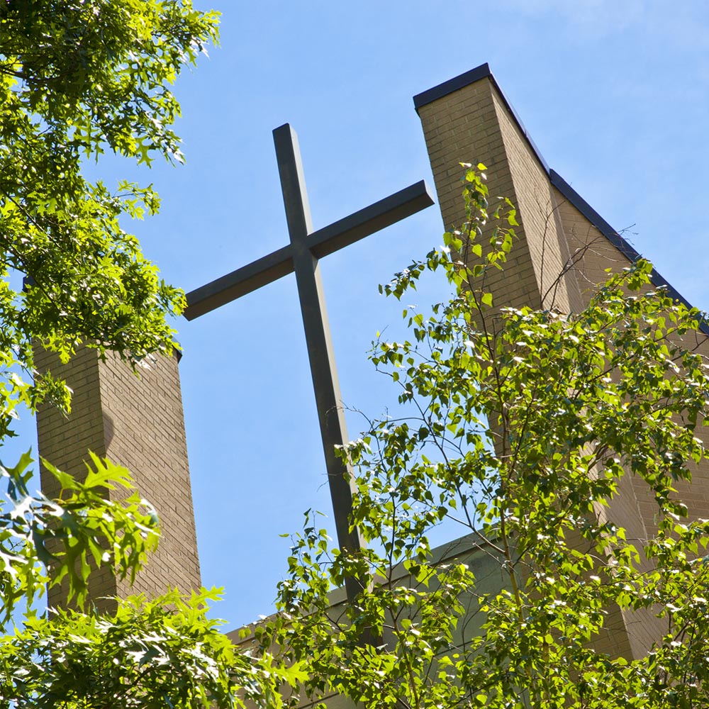 a cross on the King's College chapel