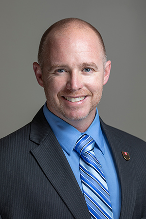 Portrait photo of Aaron Hand