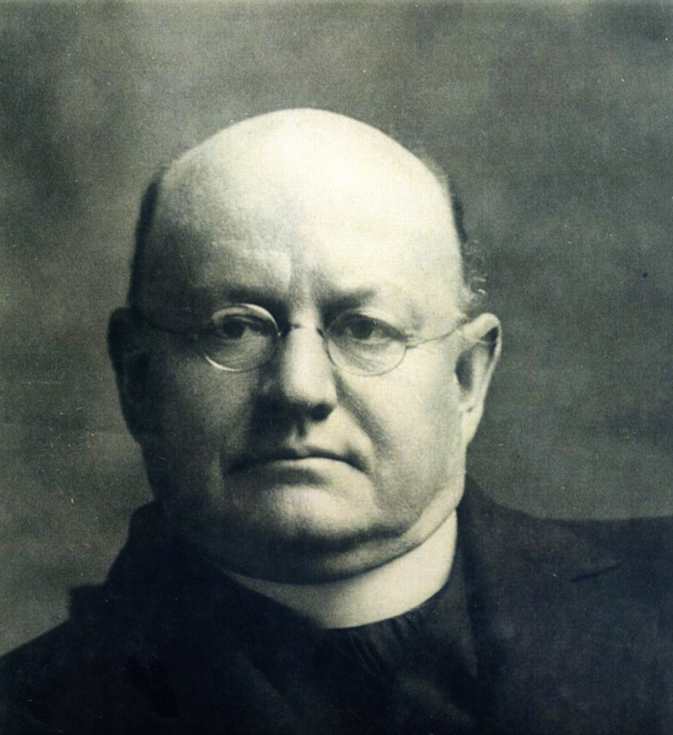 portrait photo of Murgas