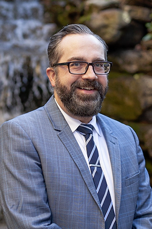 portrait photo of Dr. Matthew Eaton